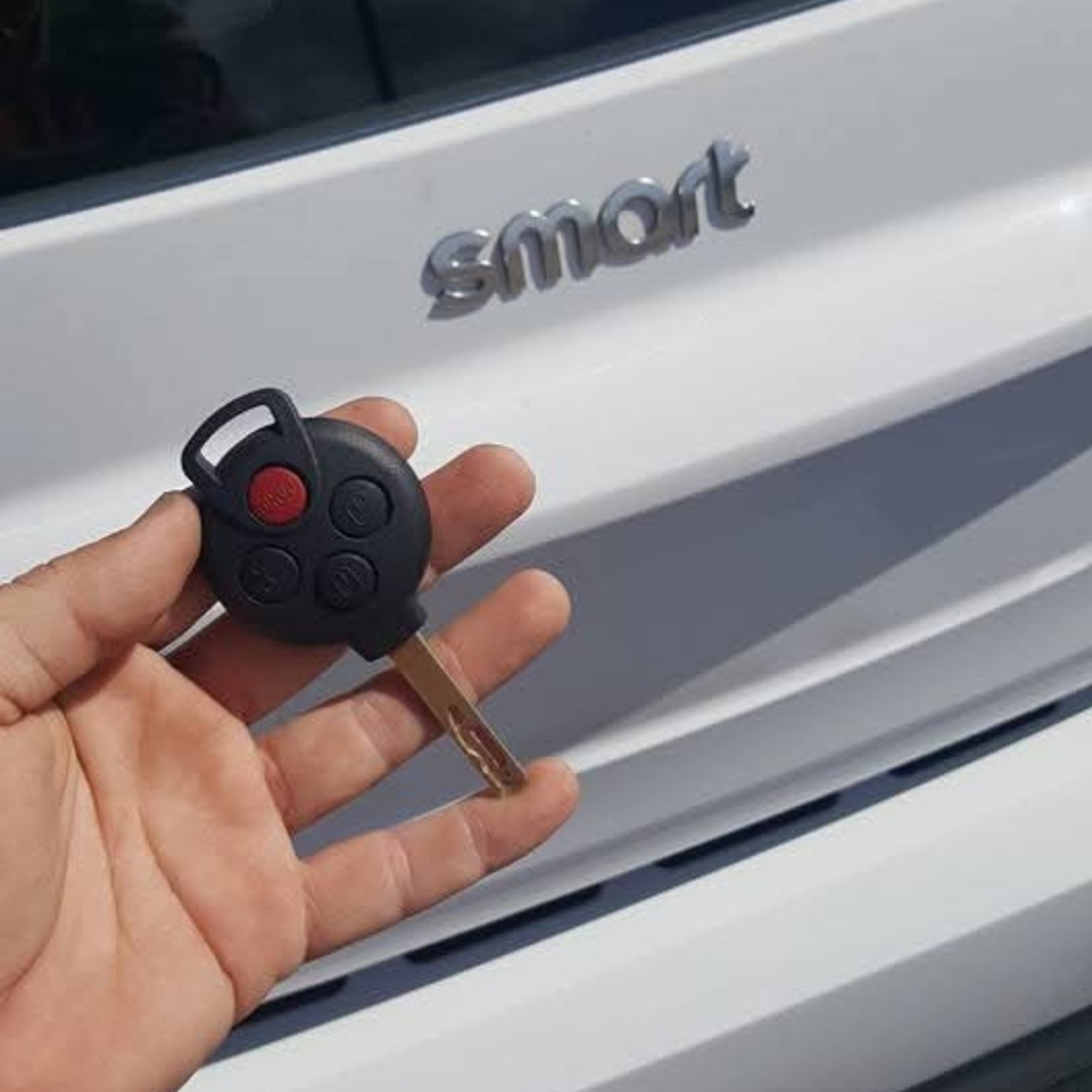 Smart car with a completed replacement key